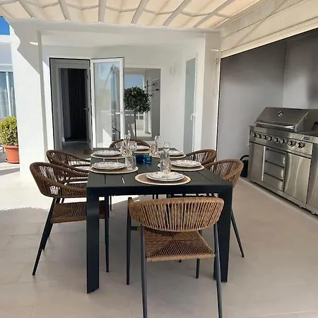 Scandinavian 3 Bdrm Penthouse Apartment *