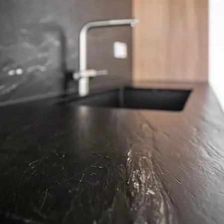 Scandinavian 3 Bdrm Penthouse *