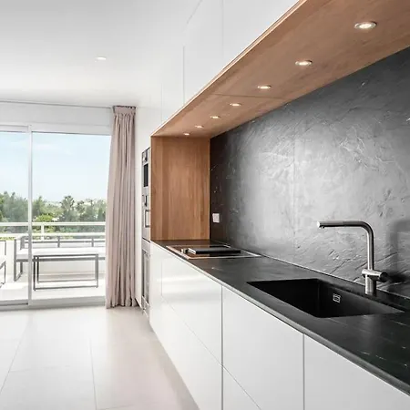 Apartment Scandinavian 3 Bdrm Penthouse *
